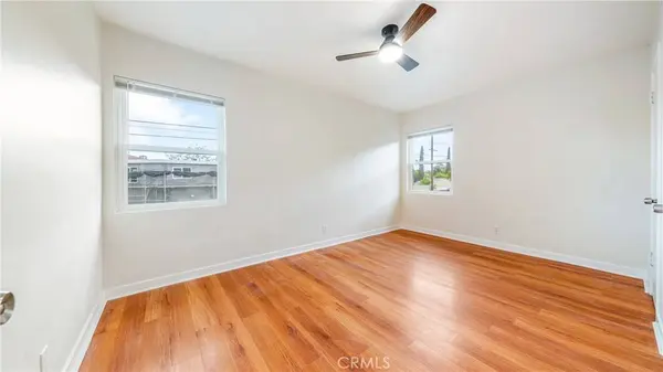 5863 Whitnall #4, North Hollywood, CA 91601