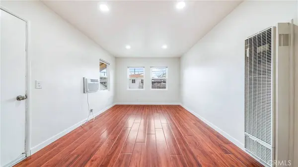 5863 Whitnall #4, North Hollywood, CA 91601