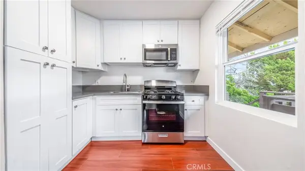 5863 Whitnall #4, North Hollywood, CA 91601