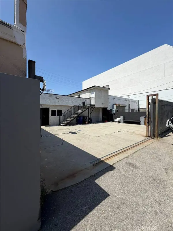 4563 Santa Monica, Los Angeles, CA 90029