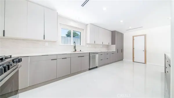 13633 Delano ST, Valley Glen, CA 91401