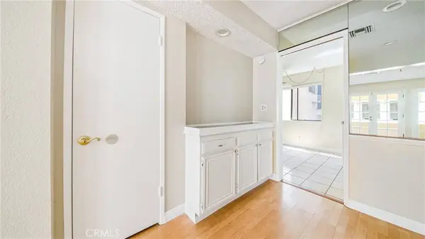 7422 Hazeltine AVE #8, Van Nuys, CA 91405