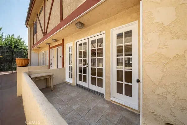 7422 Hazeltine AVE #8, Van Nuys, CA 91405