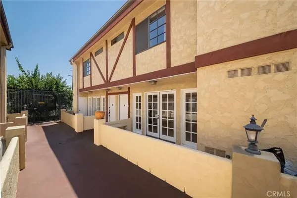 7422 Hazeltine AVE #8, Van Nuys, CA 91405