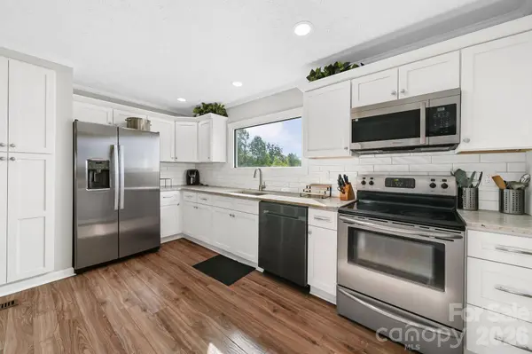 360 Sparkleberry LN, Rock Hill, SC 29730
