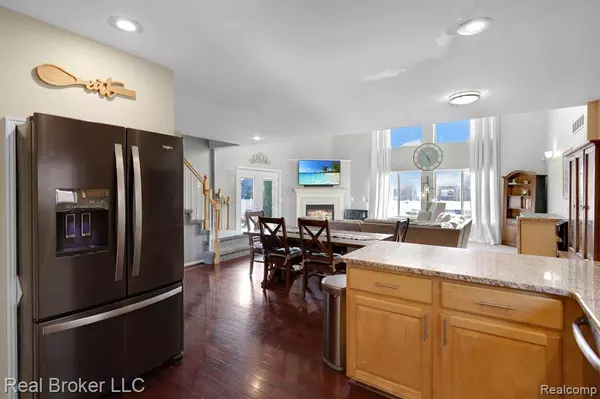 52391 WALNUT Drive, Chesterfield Twp, MI 48047