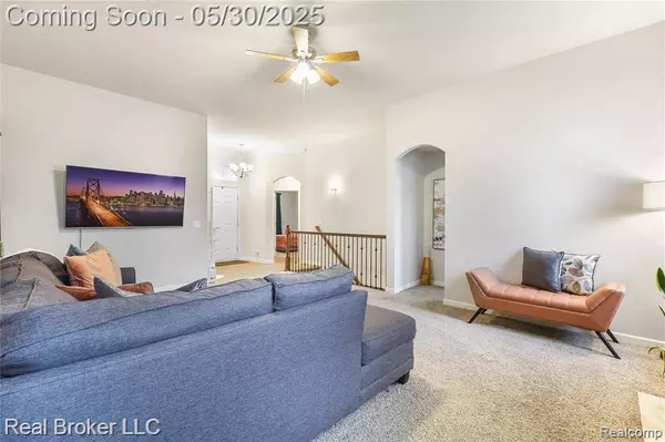 4428 Cross Creek Boulevard, Burton, MI 48509