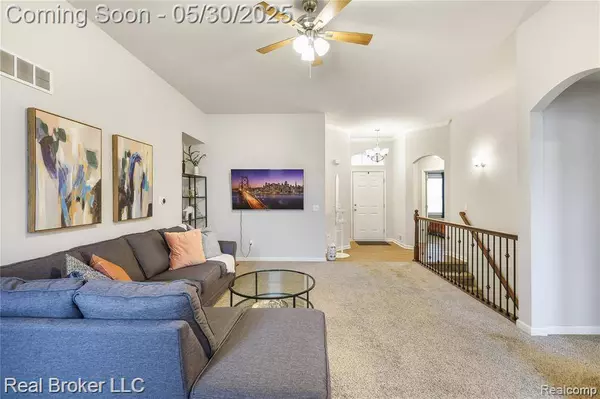 4428 Cross Creek Boulevard, Burton, MI 48509