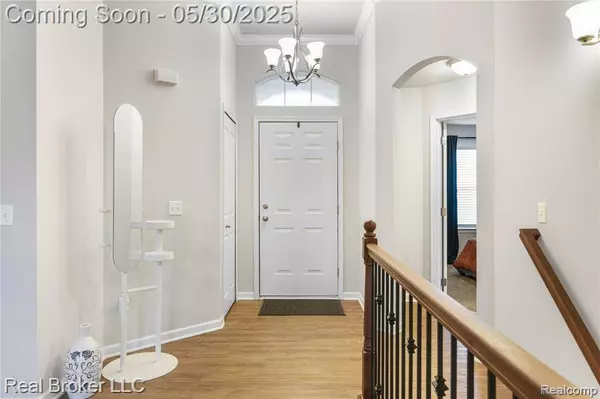 4428 Cross Creek Boulevard, Burton, MI 48509