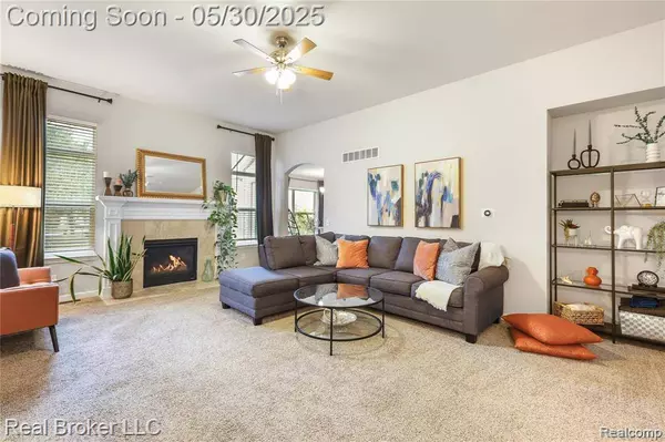 4428 Cross Creek Boulevard, Burton, MI 48509