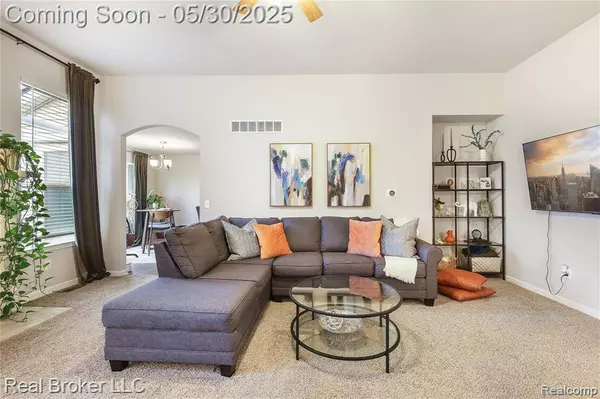 4428 Cross Creek Boulevard, Burton, MI 48509