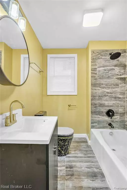 2089 Kenneth Street, Burton, MI 48529