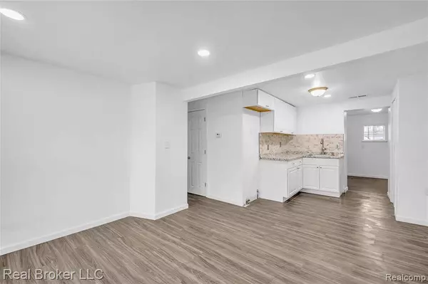 2089 Kenneth Street, Burton, MI 48529