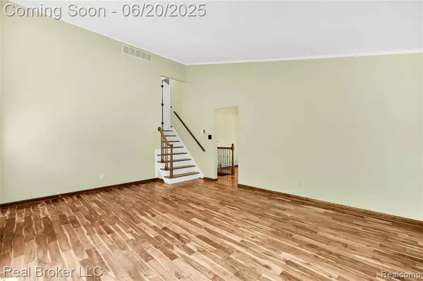 1620 Perry Lake Road, Ortonville Vlg, MI 48462