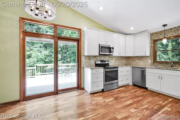 1620 Perry Lake Road, Ortonville Vlg, MI 48462