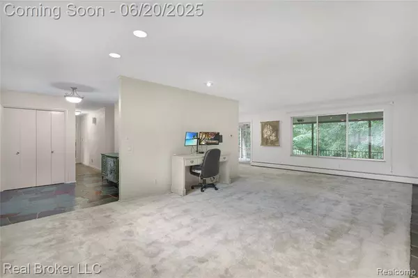 5492 N Sycamore Drive, Burton, MI 48509