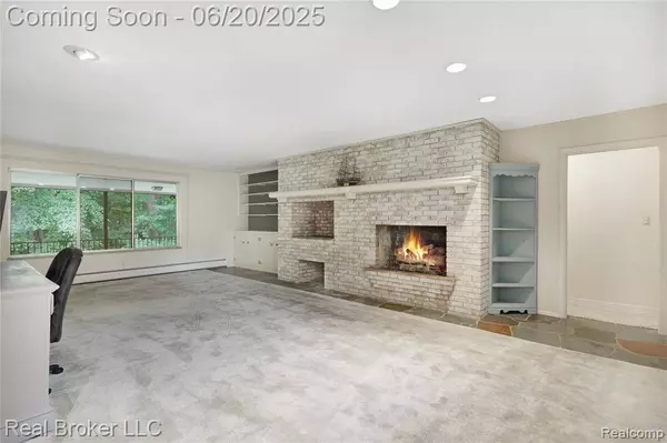 5492 N Sycamore Drive, Burton, MI 48509