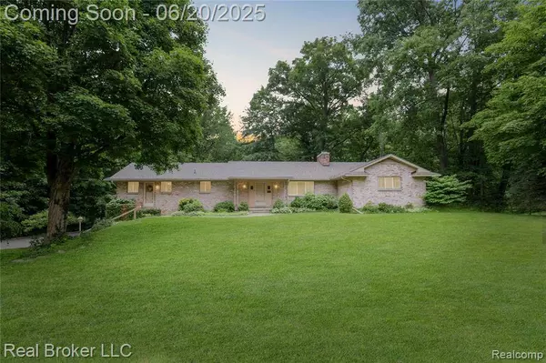 5492 N Sycamore Drive, Burton, MI 48509