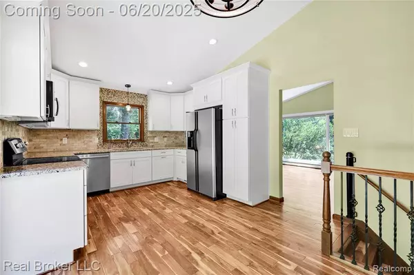 1620 Perry Lake Road, Ortonville Vlg, MI 48462