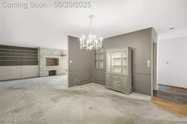 5492 N Sycamore Drive, Burton, MI 48509