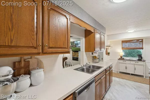 1416 Woodnoll Drive, Flint, MI 48507