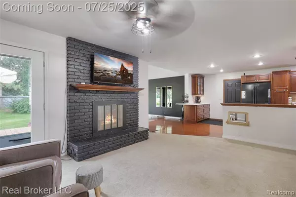 1975 W Hibbard Road, Owosso, MI 48867