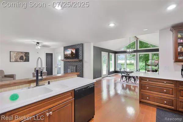 1975 W Hibbard Road, Owosso, MI 48867