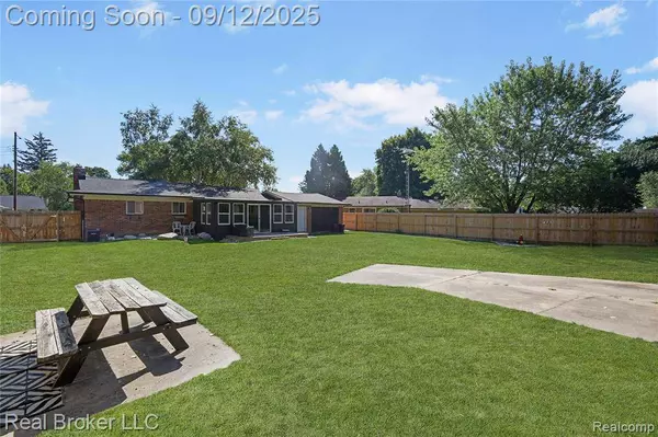 2128 Kingswood Drive, Flint, MI 48507