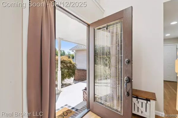 6097 High Valley Drive, White Lake Twp, MI 48383