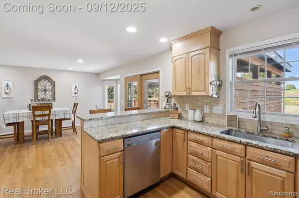 6097 High Valley Drive, White Lake Twp, MI 48383