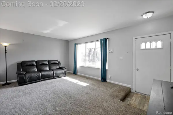 4435 Meadowbrook DR, Flint, MI 48506