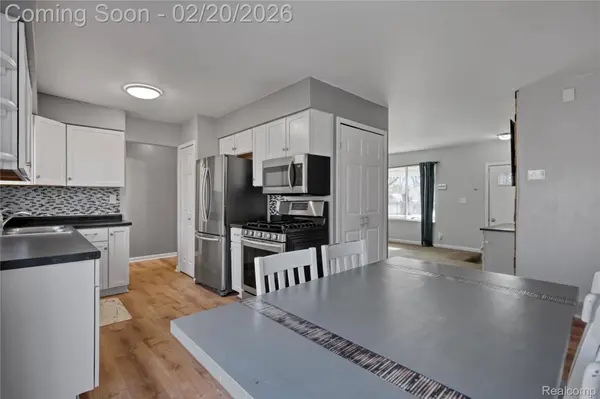 4435 Meadowbrook DR, Flint, MI 48506