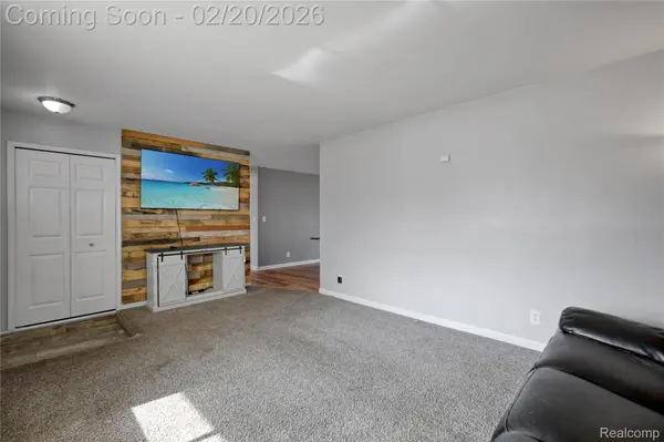 4435 Meadowbrook DR, Flint, MI 48506