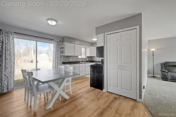 4435 Meadowbrook DR, Flint, MI 48506