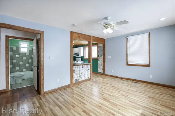 1483 Carman ST, Burton, MI 48529