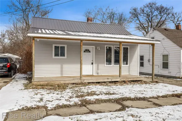 1483 Carman ST, Burton, MI 48529