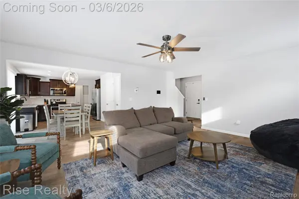 2027 Stillwater DR, Davison, MI 48423