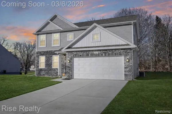 2027 Stillwater DR, Davison, MI 48423