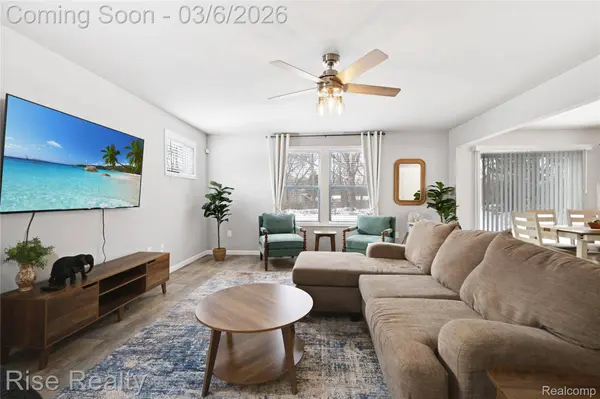 2027 Stillwater DR, Davison, MI 48423