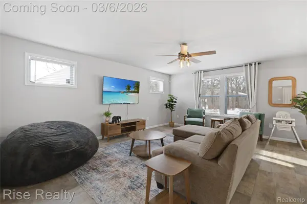 2027 Stillwater DR, Davison, MI 48423