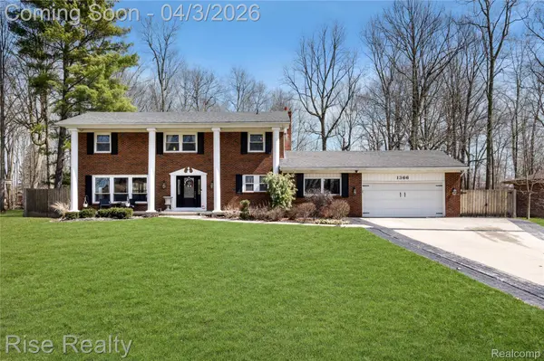 1366 Ox Yoke DR, Flint Charter Township, MI 48532