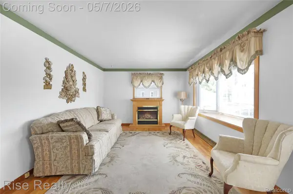 526 Dodson CT, Bay City, MI 48708