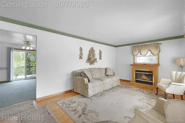 526 Dodson CT, Bay City, MI 48708