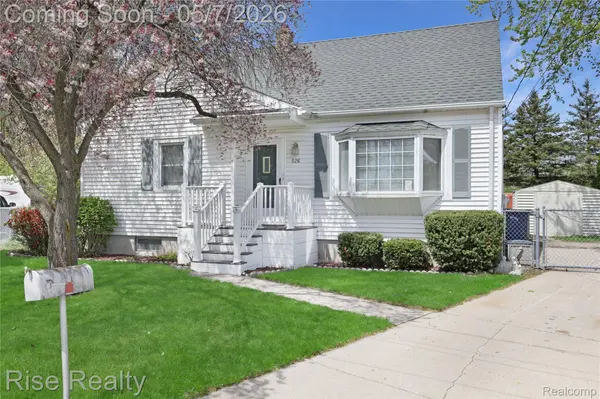 526 Dodson CT, Bay City, MI 48708