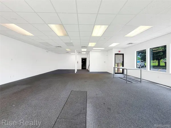 4449 S Saginaw ST, Burton, MI 48529