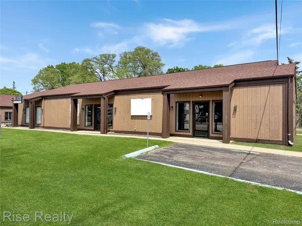 4449 S Saginaw ST, Burton, MI 48529