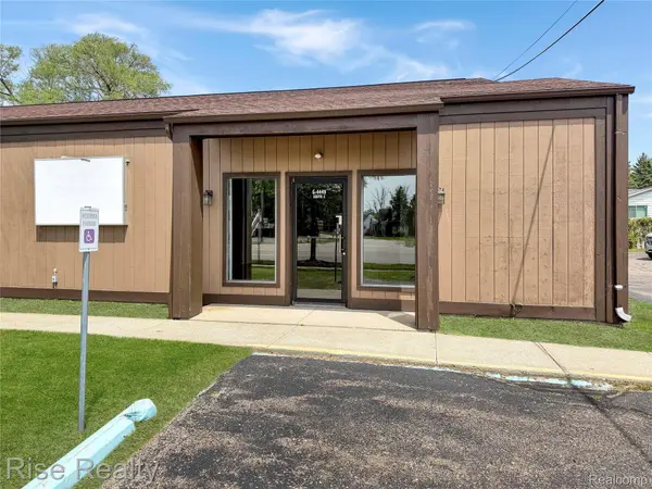 4449 S Saginaw ST, Burton, MI 48529