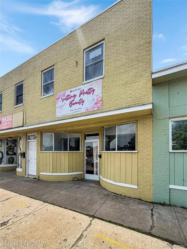 3362 S Saginaw ST, Burton, MI 48529