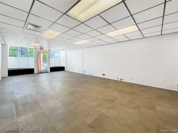 3362 S Saginaw ST, Burton, MI 48529