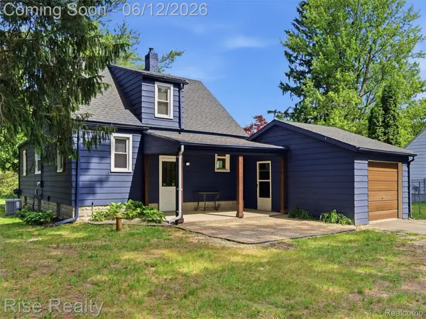 2449 N Genesee RD, Burton, MI 48509